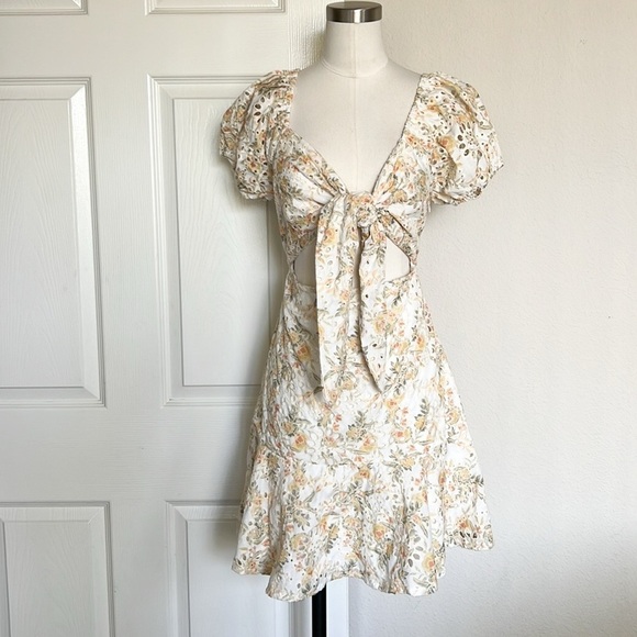 EN SAISON Opposites Mini Floral Dress - Picture 4 of 11